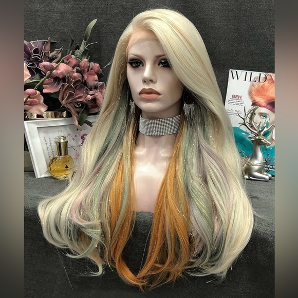 Brand new synthetic wig with tinsel. 13 x 1 parting space. 22 inches - Picture 10 of 14
